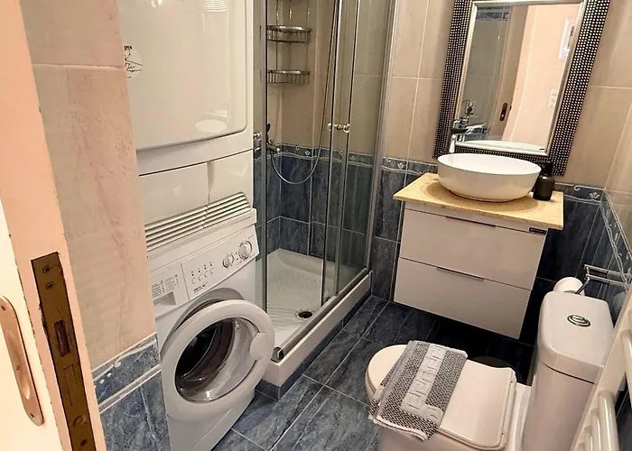 Little Apartment-1min Walk From Everywhere ハニア