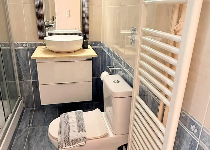 Little Apartment-1min Walk From Everywhere アパート ハニア